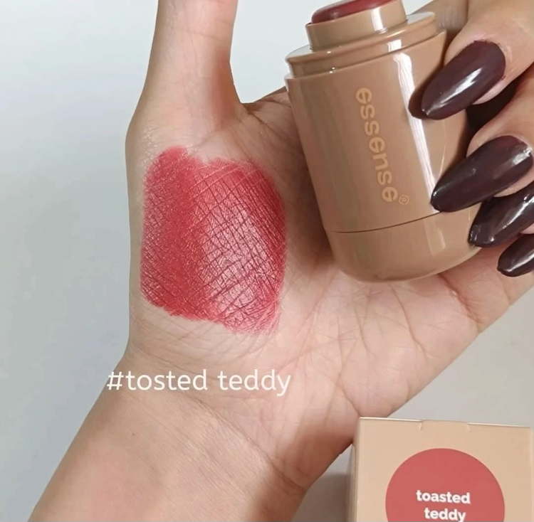 رژگونه اسنس